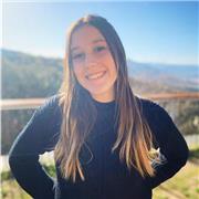 Profesora de inglés con nivel muy avanzado, casi nativo. Ofrezco clases de conversación en ingles. Puedo dar clases a persones de todas las edades